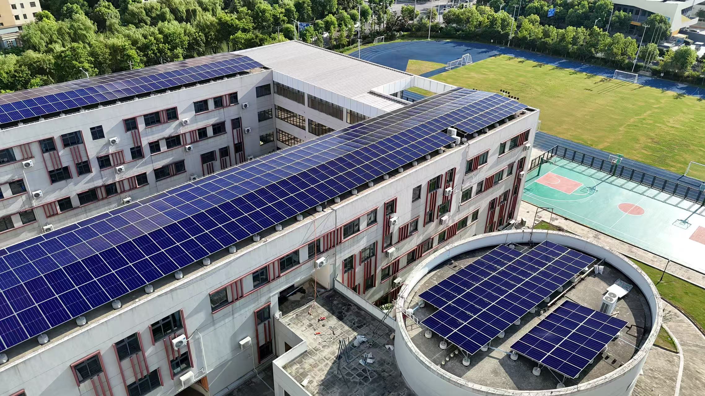莱拓光伏总包|青浦教育学院附属中学 598KW电站顺利竣工! 莱拓光伏总包|青浦教育学院附属中学 598KW电站顺利竣工!