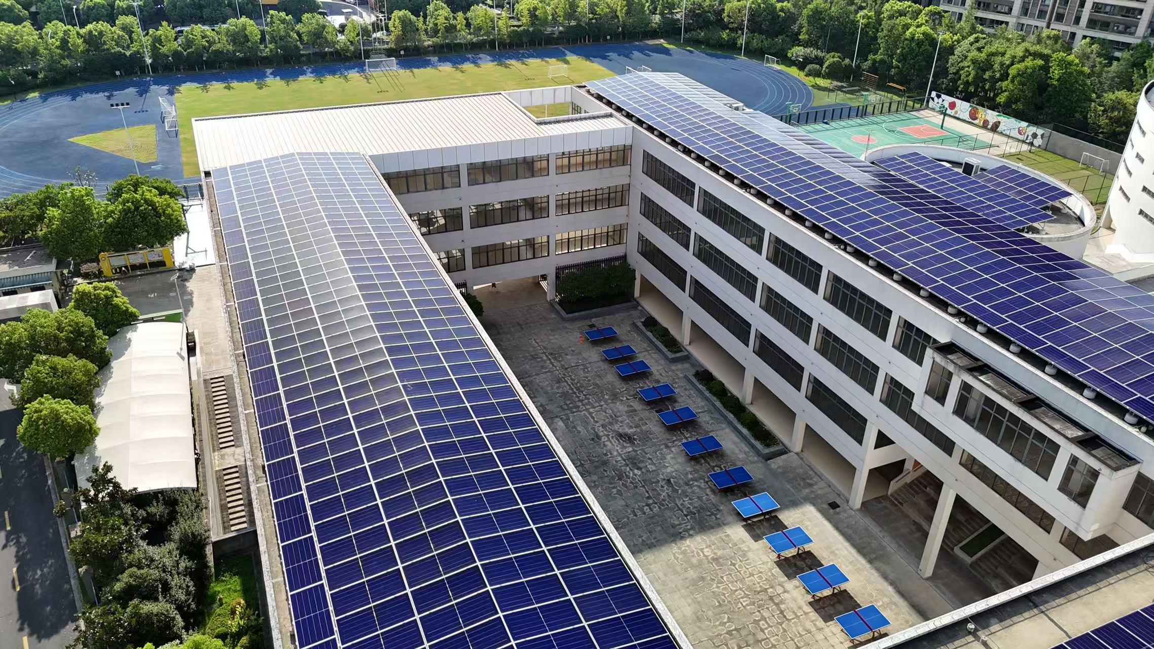 莱拓光伏总包|青浦教育学院附属中学 598KW电站顺利竣工! 莱拓光伏总包|青浦教育学院附属中学 598KW电站顺利竣工!